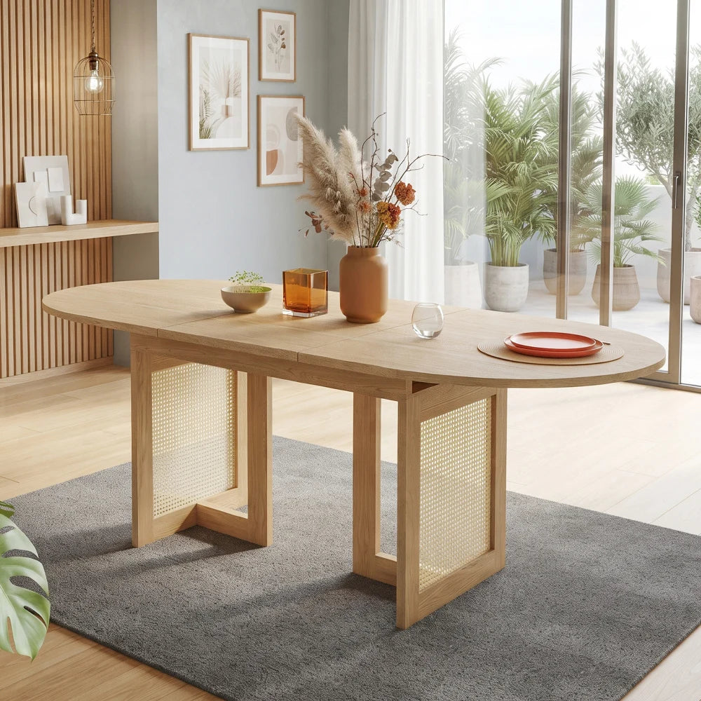 Table rectangulaire extensible aspect chêne, pieds rotin